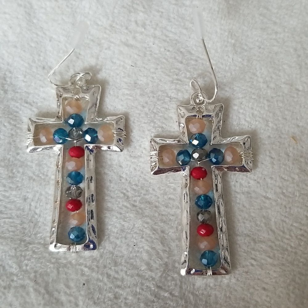 ❤ Vintage cross design bead earrings